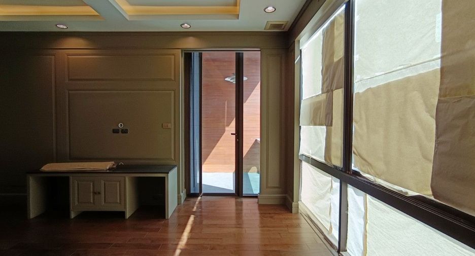 Reihenhaus zum Kauf mit 2 Zimmer in Watthana, Bangkok
