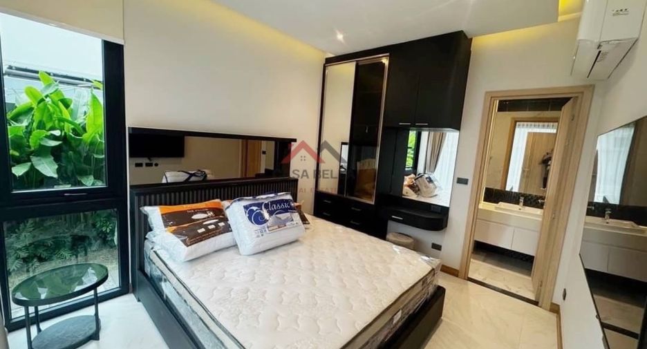 À vendre 4 chambres villa à Huay Yai, Pattaya