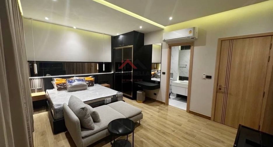 À vendre 4 chambres villa à Huay Yai, Pattaya