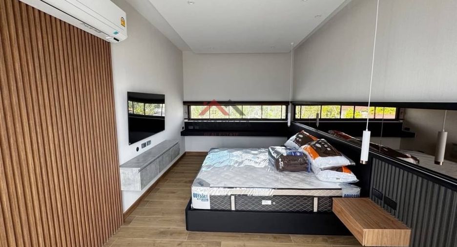À vendre 4 chambres villa à Huay Yai, Pattaya
