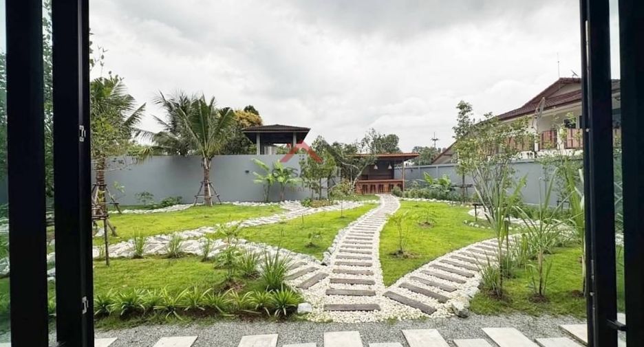 À vendre 4 chambres villa à Huay Yai, Pattaya