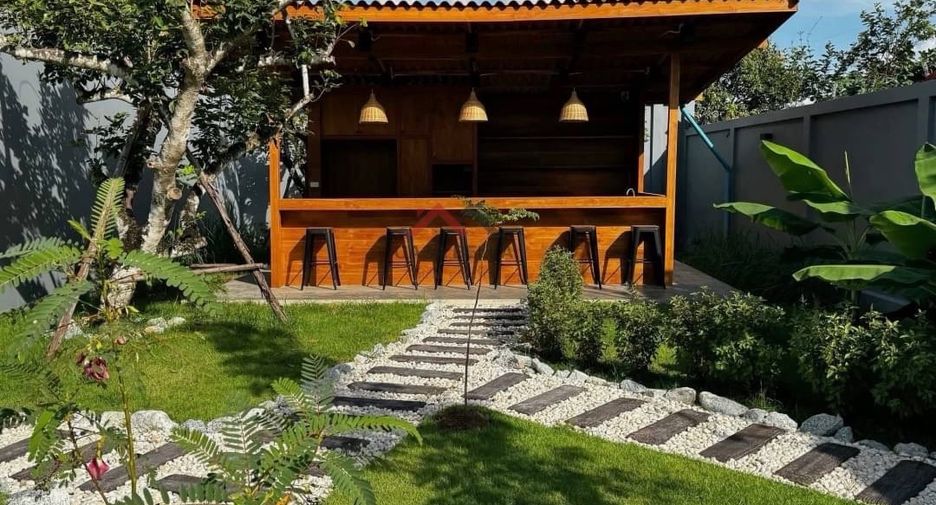 À vendre 4 chambres villa à Huay Yai, Pattaya