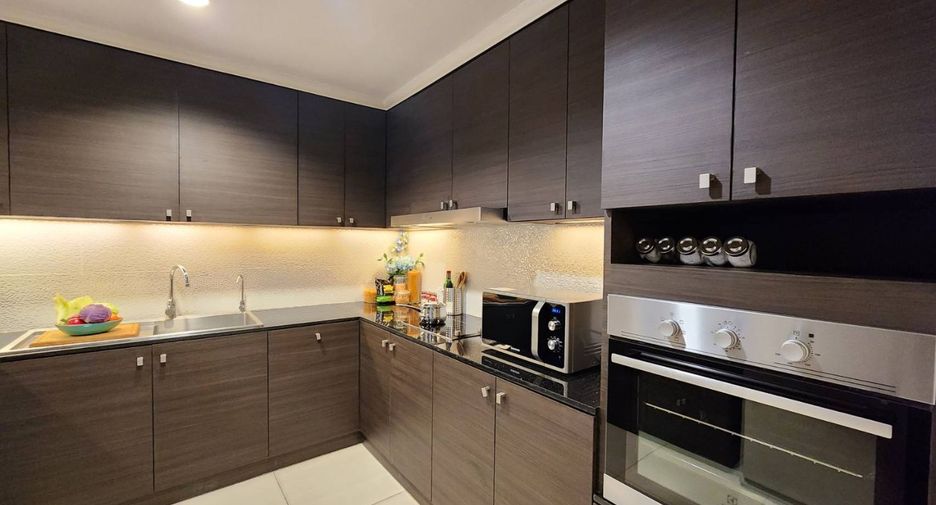 For rent 2 bedrooms apartment in Pathum Wan, Bangkok