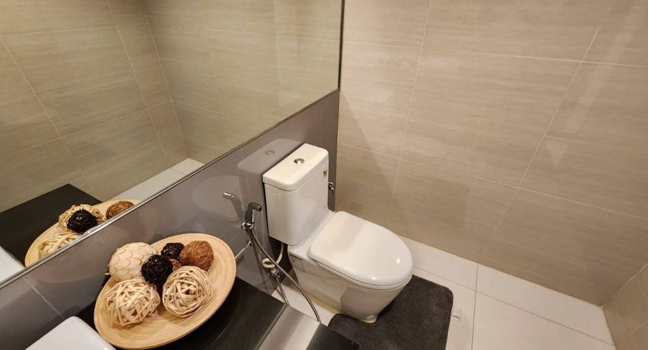 For rent 2 bedrooms apartment in Pathum Wan, Bangkok