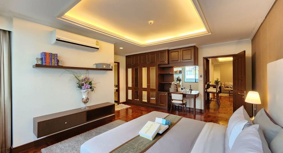 For rent 2 bedrooms apartment in Pathum Wan, Bangkok