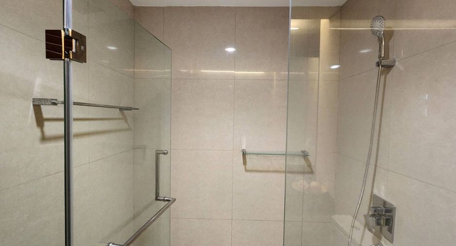 For rent 2 bedrooms apartment in Pathum Wan, Bangkok