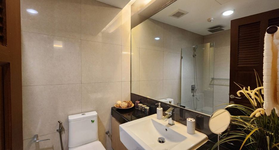 For rent 2 bedrooms apartment in Pathum Wan, Bangkok