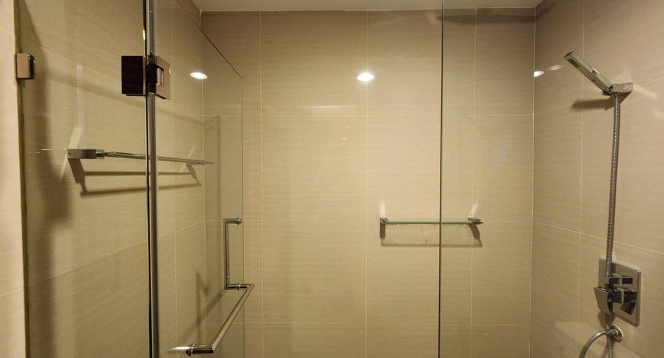 For rent 2 bedrooms apartment in Pathum Wan, Bangkok