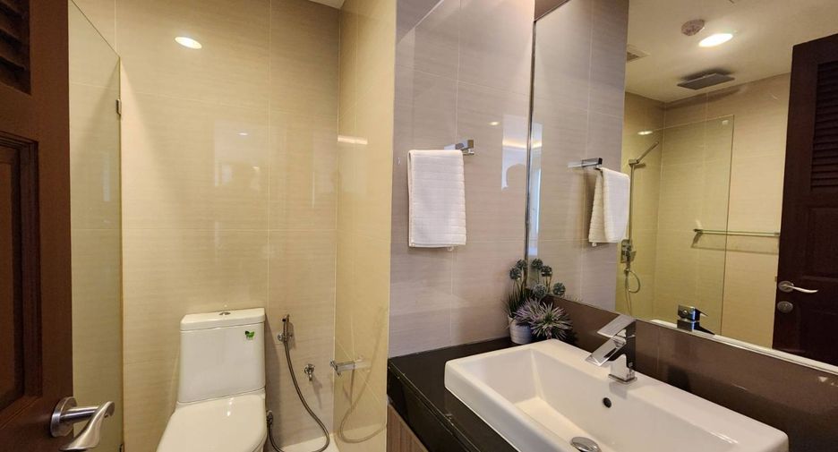 For rent 2 bedrooms apartment in Pathum Wan, Bangkok