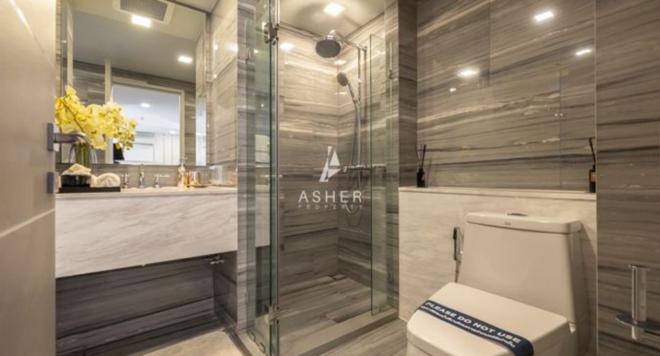 For sale 3 bedrooms condo in Watthana, Bangkok