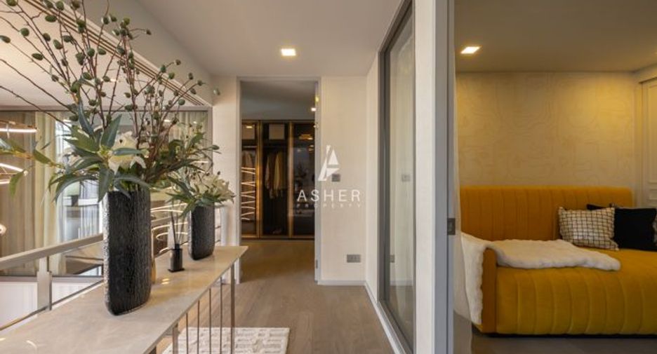 For sale 3 bedrooms condo in Watthana, Bangkok