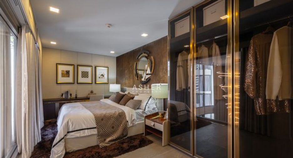 For sale 3 bedrooms condo in Watthana, Bangkok