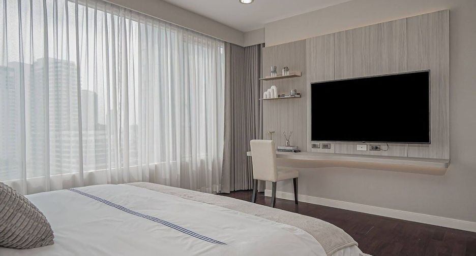 For sale 3 bedrooms condo in Watthana, Bangkok