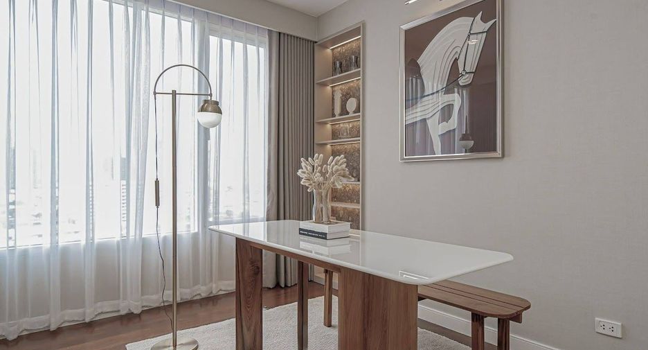 For sale 3 bedrooms condo in Watthana, Bangkok