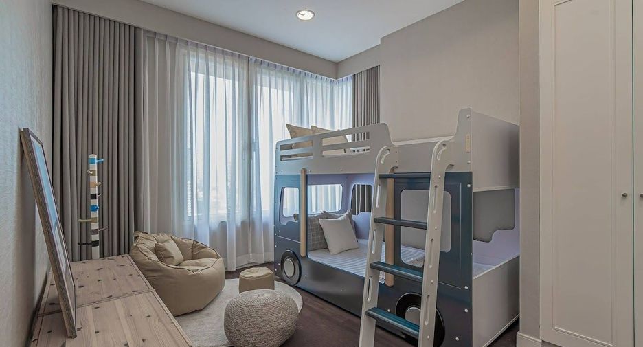 For sale 3 bedrooms condo in Watthana, Bangkok