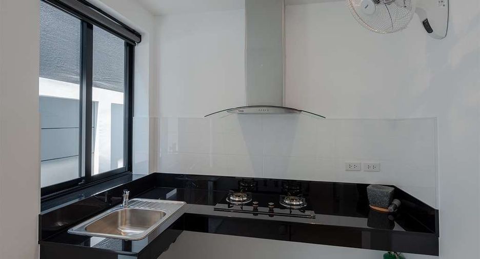 For sale 4 bedrooms house in Mueang Chiang Mai, Chiang Mai