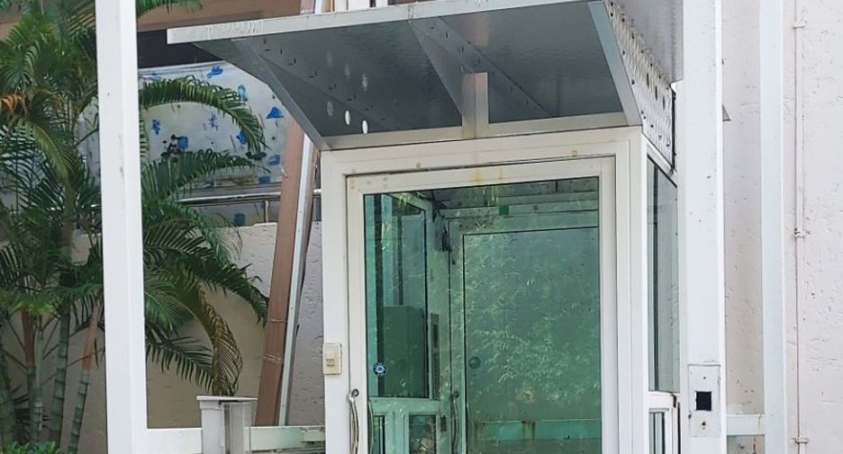For sale 1 bed condo in Klaeng, Rayong
