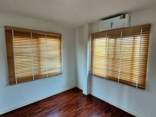 For rent 4 bedrooms house in Mueang Chiang Mai, Chiang Mai