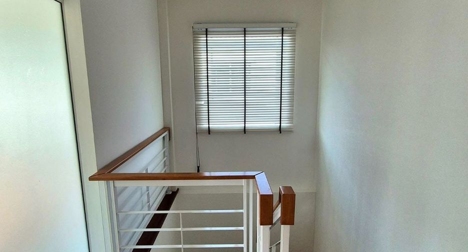 For rent 4 bedrooms house in Mueang Chiang Mai, Chiang Mai