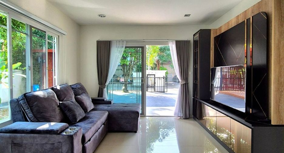 For rent 4 bedrooms house in Mueang Chiang Mai, Chiang Mai