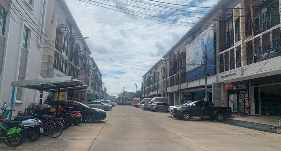 For sale studio townhouse in Min Buri, Bangkok