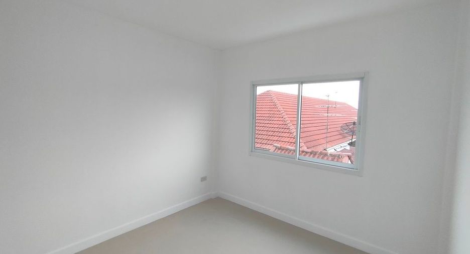 For sale スタジオ townhouse in Bang Khun Thian, Bangkok