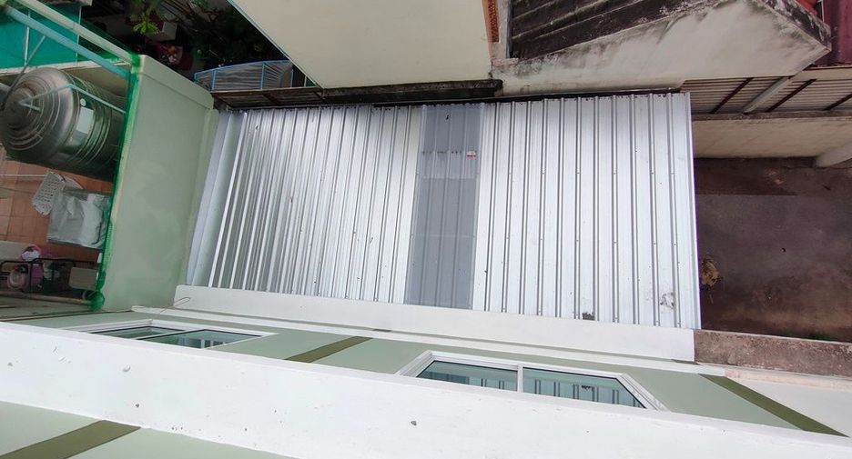For sale スタジオ townhouse in Bang Khun Thian, Bangkok