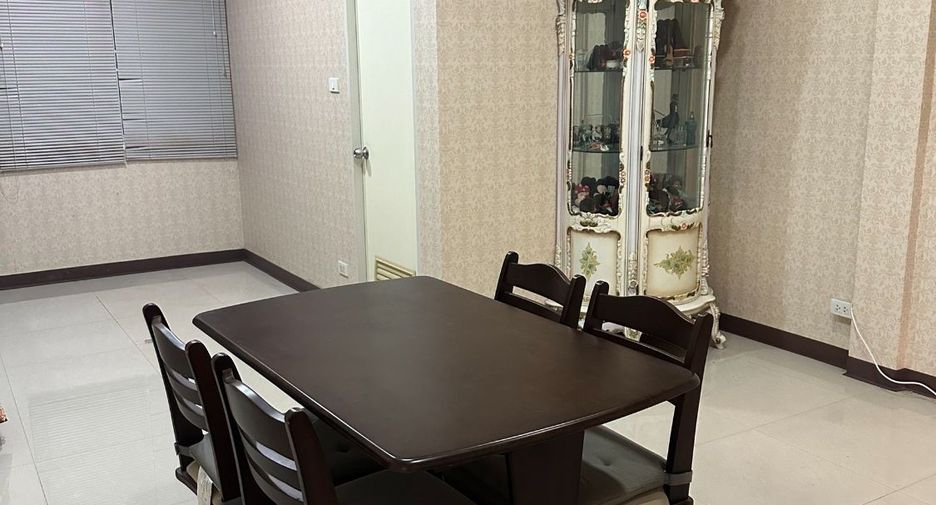 Local comercial en venta de 6 habitaciones en Mueang Rayong, Rayong