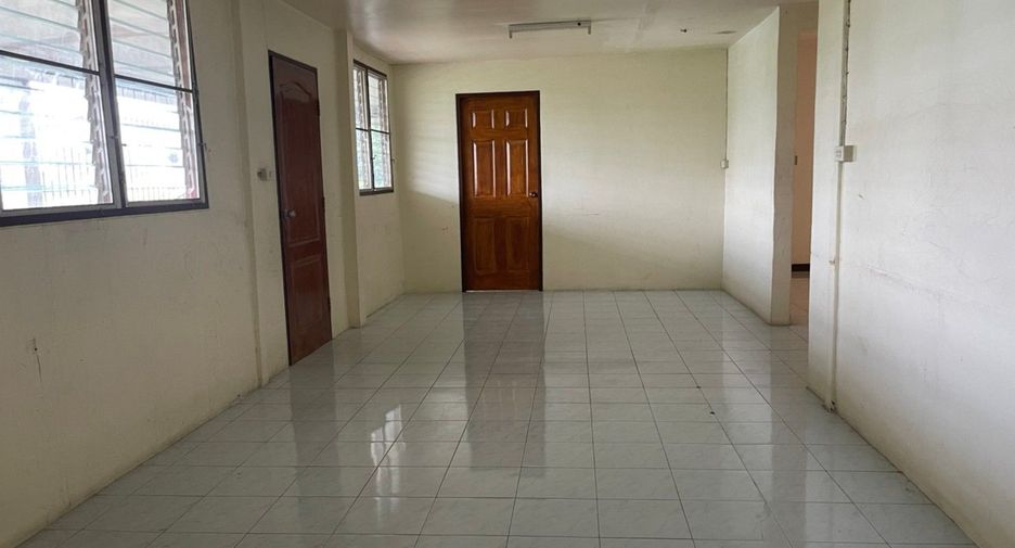 Reihenhaus zum Kauf mit Studio in Bang Khun Thian, Bangkok