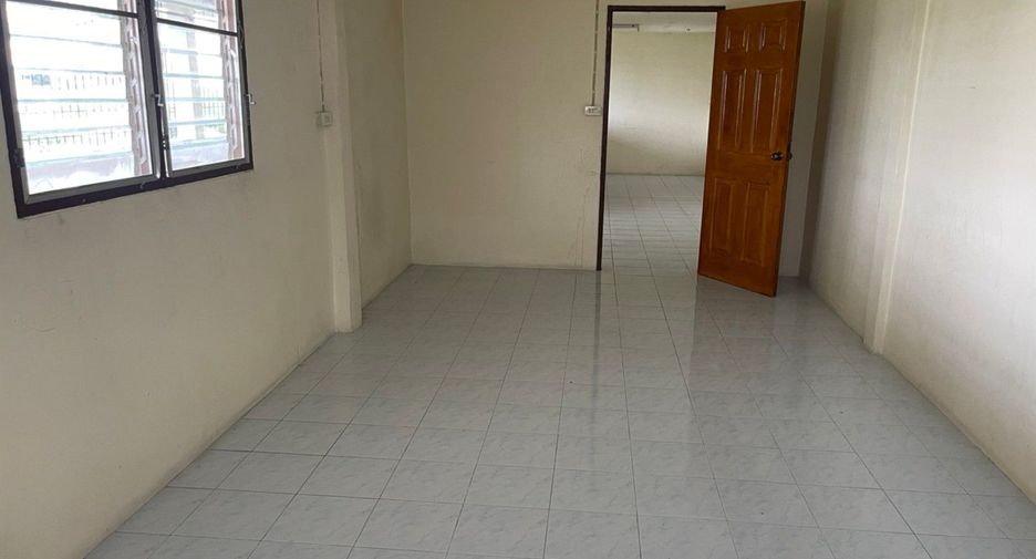 Reihenhaus zum Kauf mit Studio in Bang Khun Thian, Bangkok