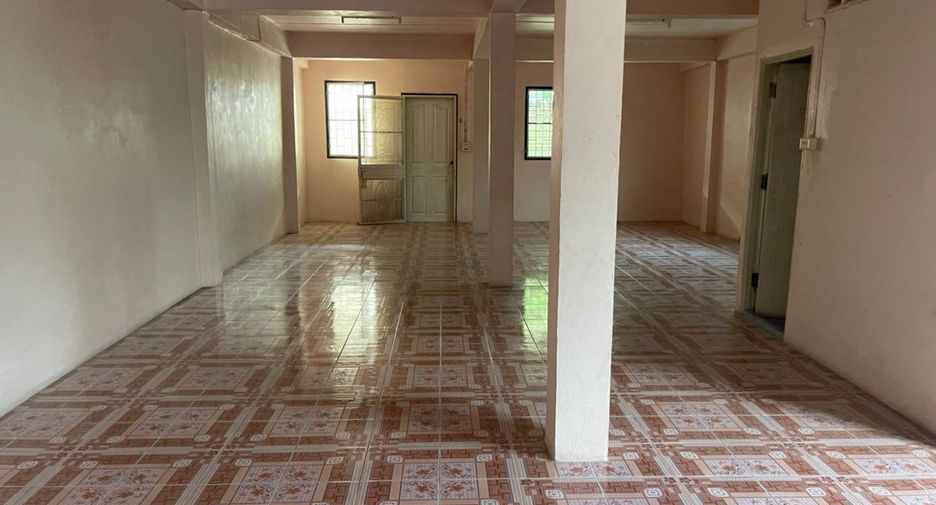 Reihenhaus zum Kauf mit Studio in Bang Khun Thian, Bangkok