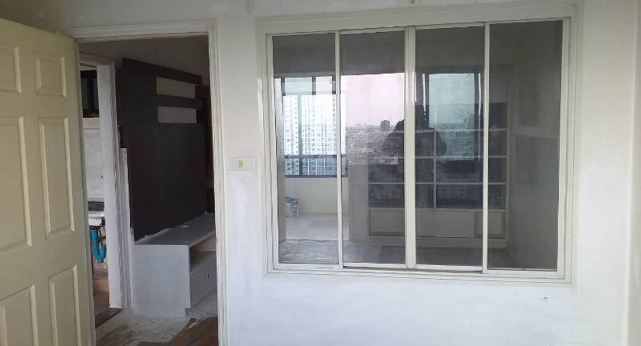 For sale studio condo in Thon Buri, Bangkok