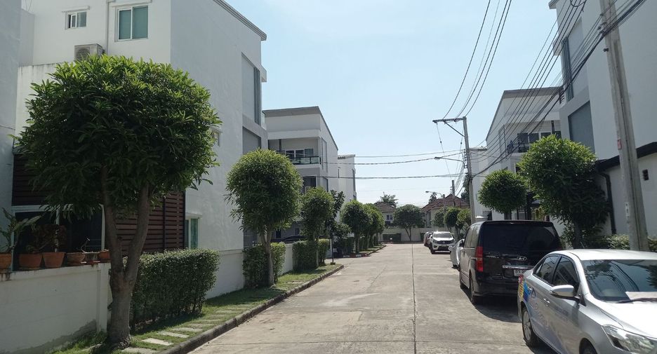 For sale スタジオ townhouse in Sai Mai, Bangkok