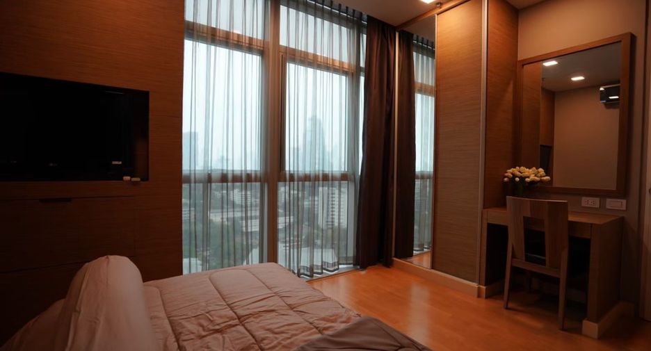 For sale 2 bedrooms condo in Khlong Toei, Bangkok