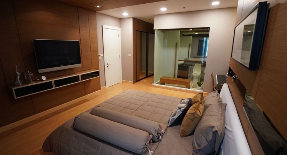 For sale 2 bedrooms condo in Khlong Toei, Bangkok