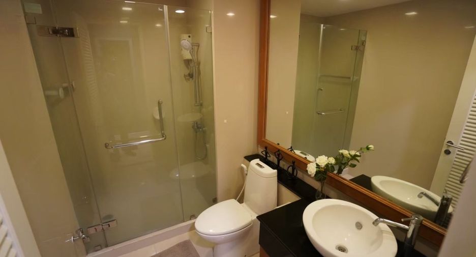 For sale 2 bedrooms condo in Khlong Toei, Bangkok