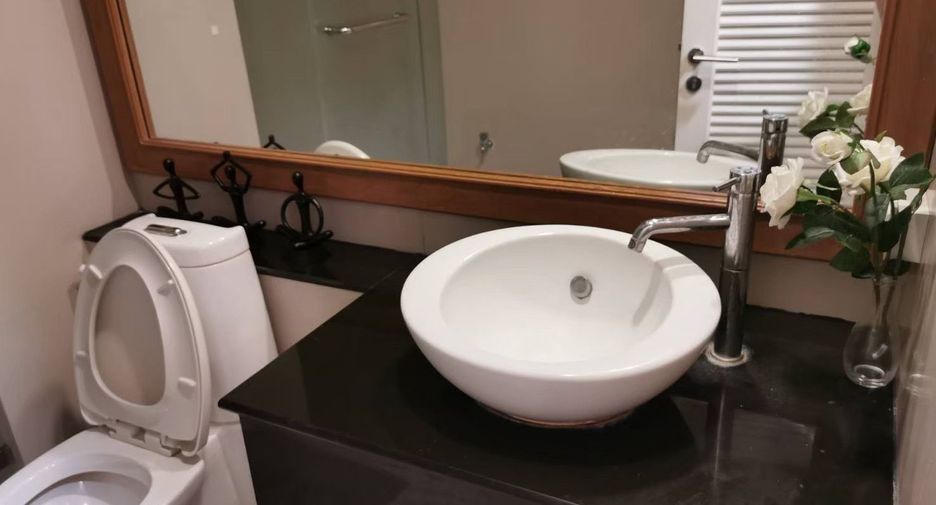 For sale 2 bedrooms condo in Khlong Toei, Bangkok