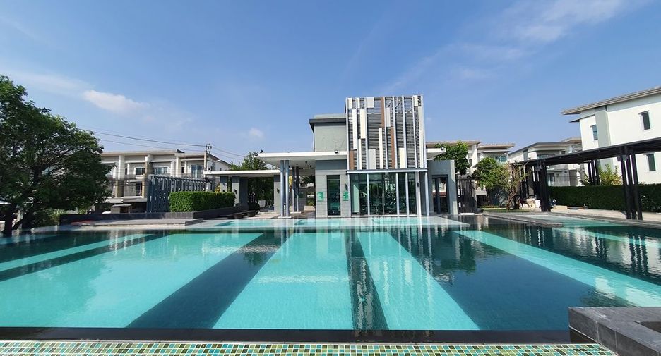 For sale studio townhouse in Bang Kapi, Bangkok