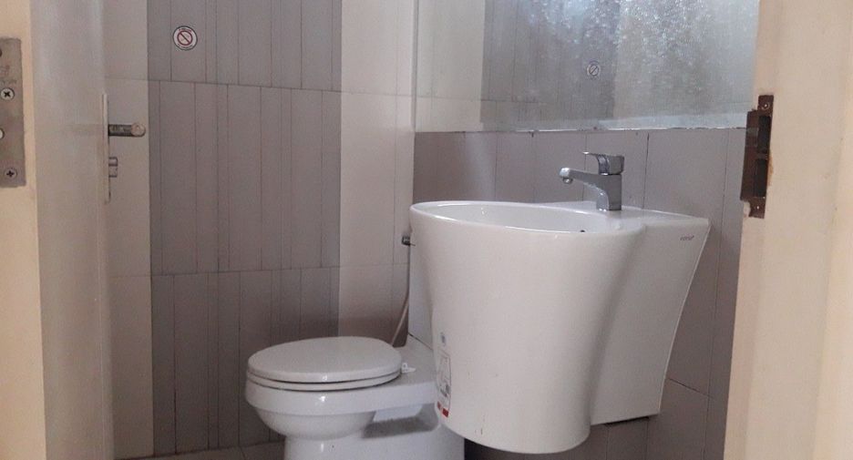 À vendre studio maison de ville à Phasi Charoen, Bangkok