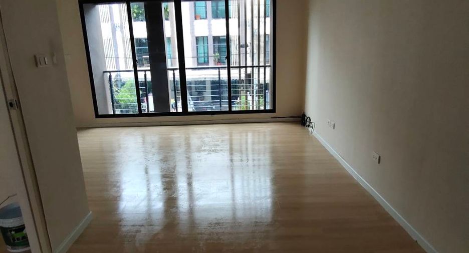 Reihenhaus zum Kauf mit Studio in Phasi Charoen, Bangkok
