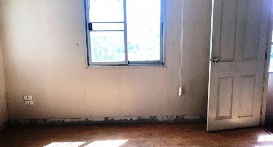 For sale studio townhouse in Bang Kapi, Bangkok