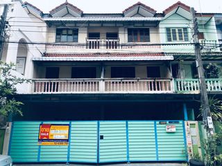 À vendre studio maison de ville à Bang Khun Thian, Bangkok