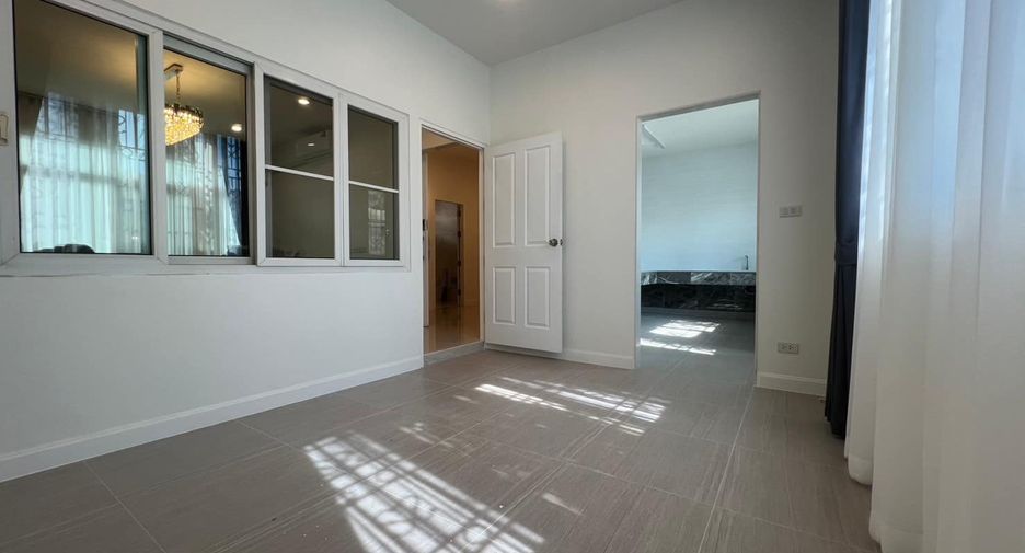 For rent 7 bedrooms house in Bang Na, Bangkok