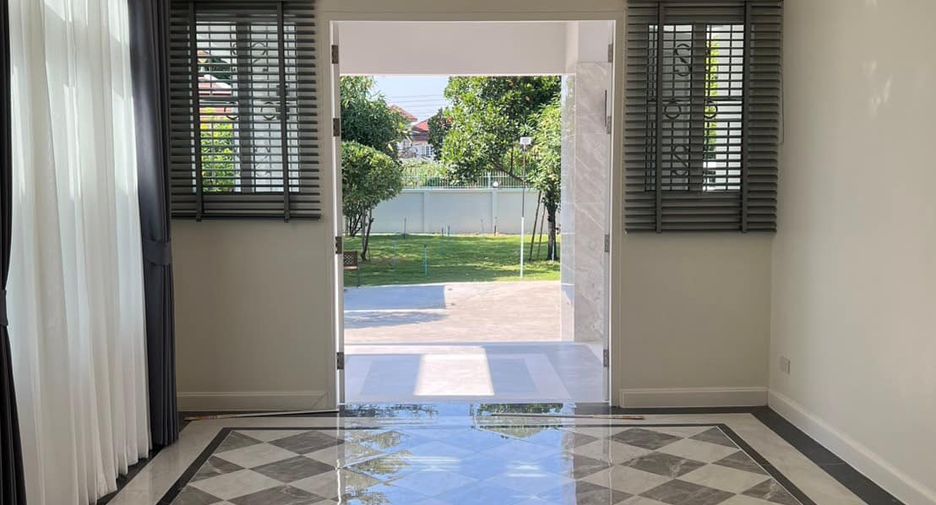 For rent 7 bedrooms house in Bang Na, Bangkok