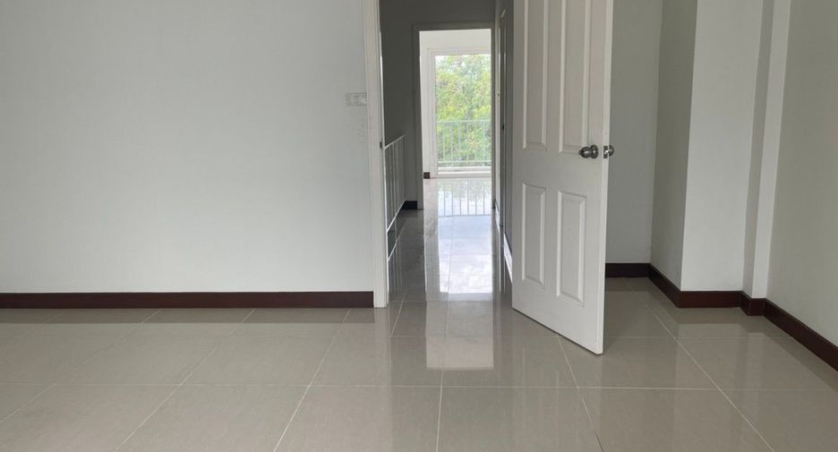 Casa adosada en venta de estudio en Khan Na Yao, Bangkok