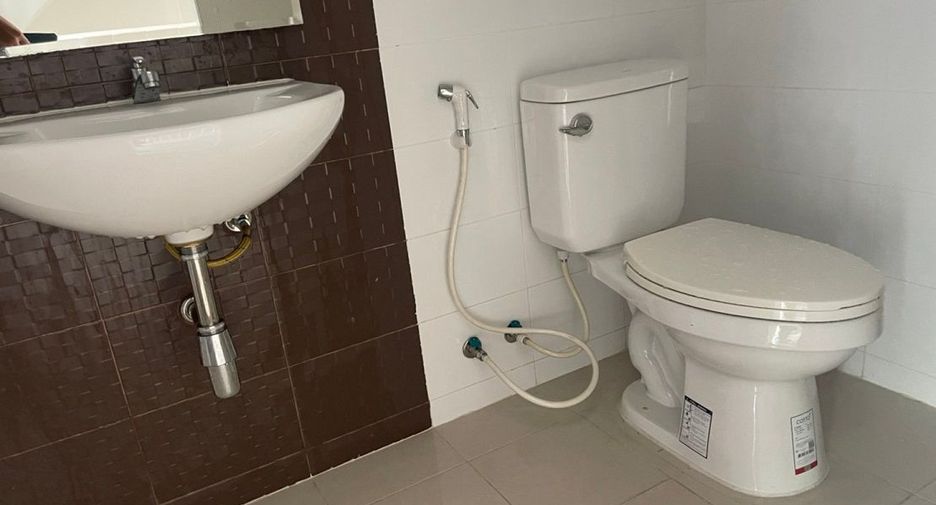 Casa adosada en venta de estudio en Khan Na Yao, Bangkok