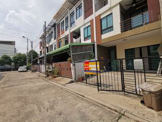 For sale スタジオ townhouse in Bang Khae, Bangkok