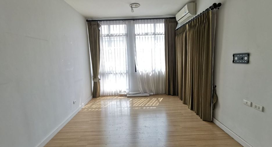 For sale スタジオ townhouse in Bang Khae, Bangkok