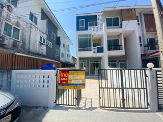 For sale studio townhouse in Bang Khae, Bangkok