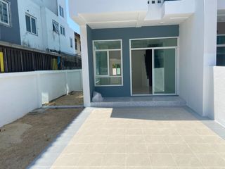 For sale studio townhouse in Bang Khae, Bangkok